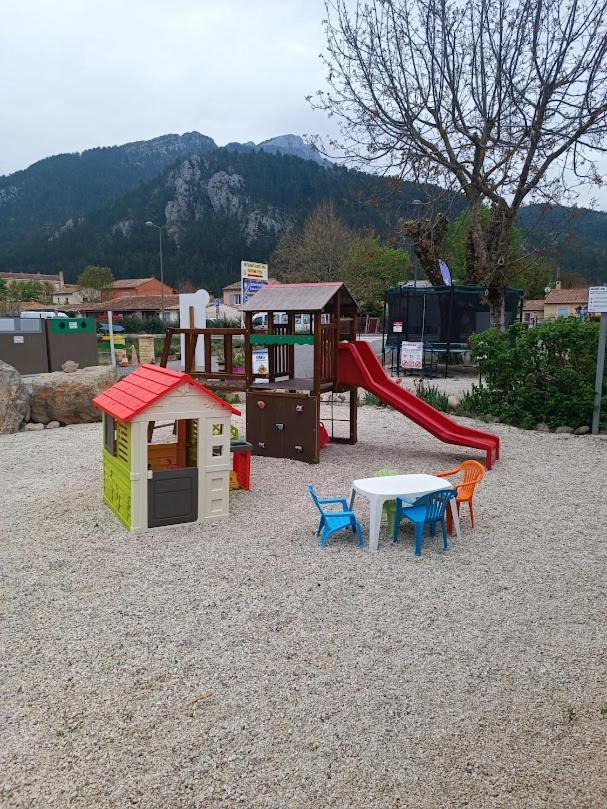 Camping Les Lavandes, Castellane Exteriör bild